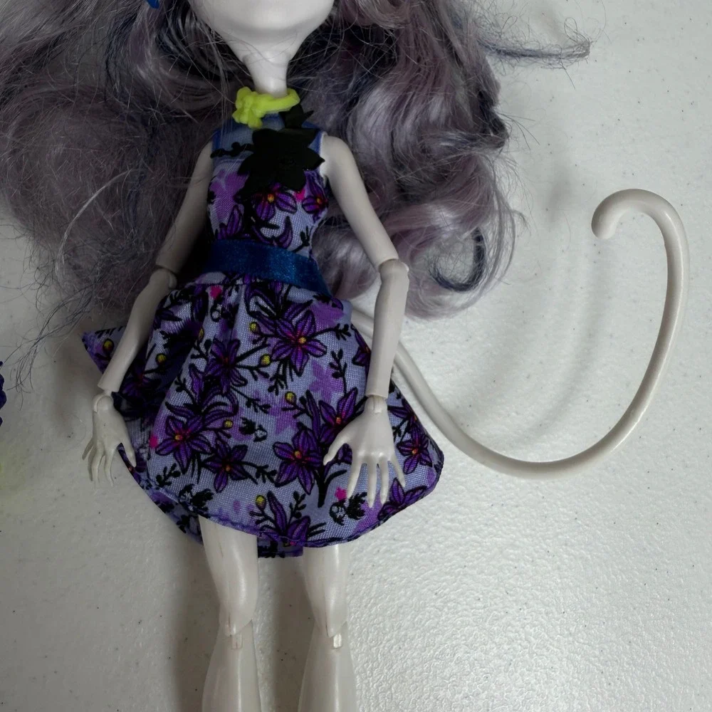 Monster High Catrine DeMew Doll New Scaremester Purple Floral Dress 2011 Mattel